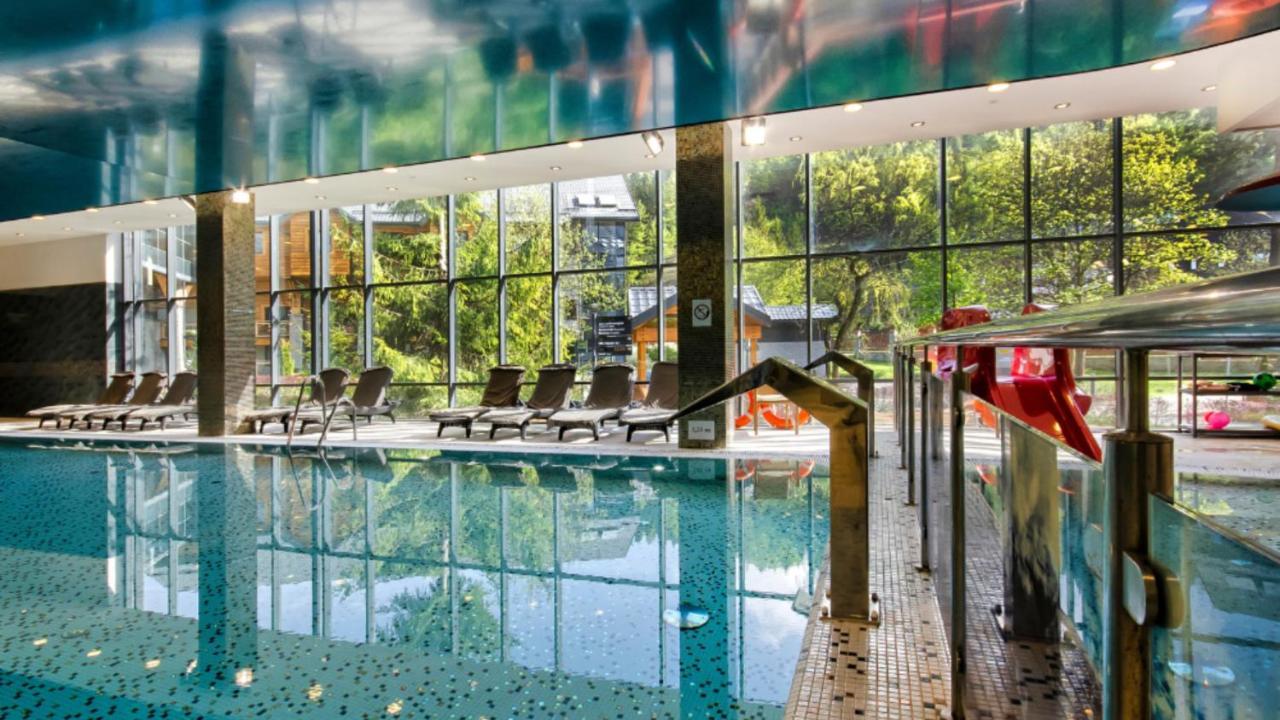 Hotel Czarny Potok Resort Spa & Conference クリニツァ・ズドルイ エクステリア 写真