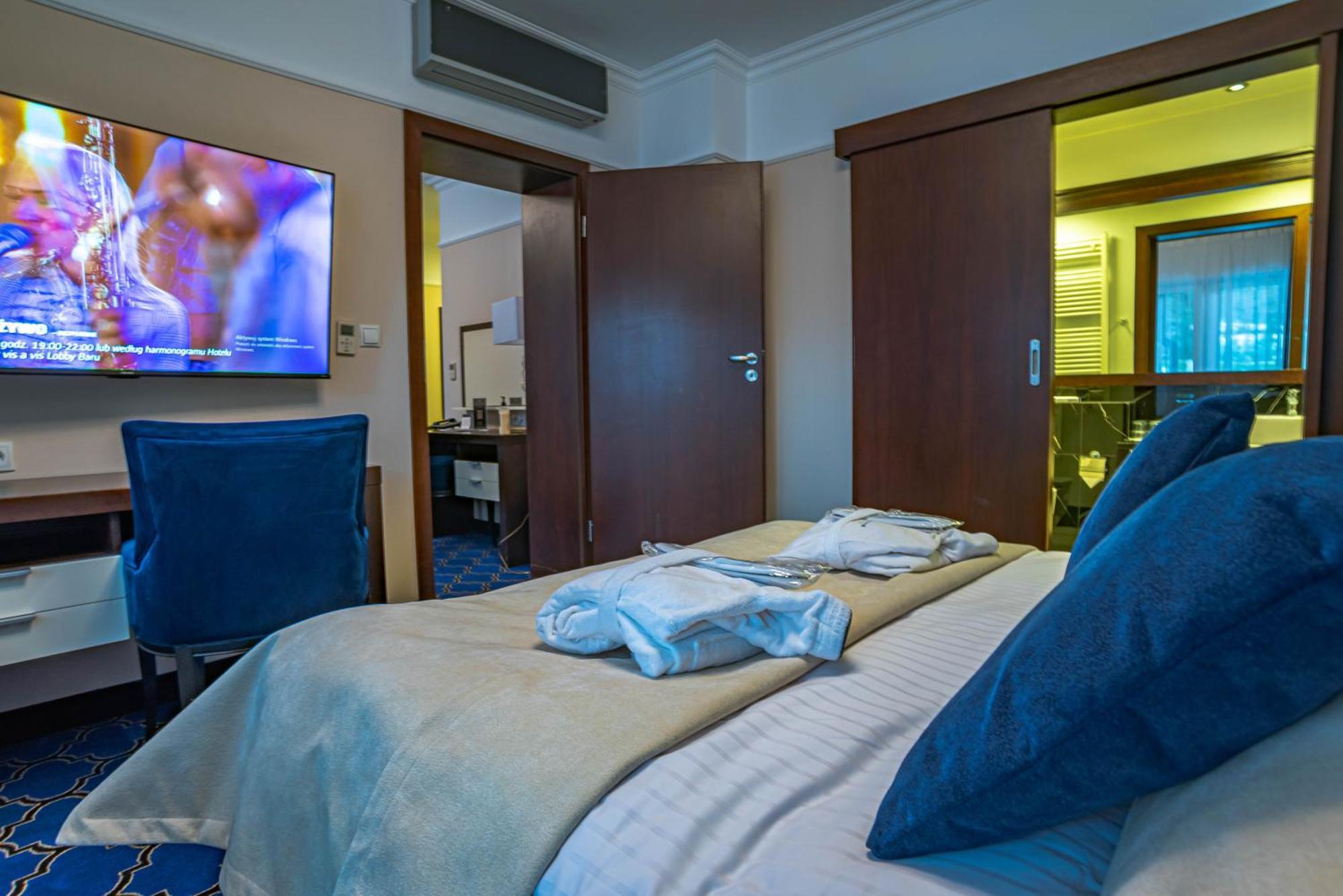 Hotel Czarny Potok Resort Spa & Conference クリニツァ・ズドルイ エクステリア 写真